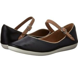 Clark's Mary Jane Walking Flats, Sz 8.5, So Comfy!